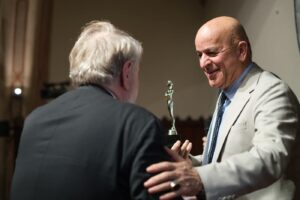 Buchpräsentation „Mission Petrus-Marsch“ und Verleihung des Integrations-Oscars an Herrn Ghousuddin Mir