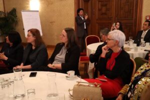 Sehr geehrte Damen und Herren, liebe Freundinnen und Freunde von AKIS,